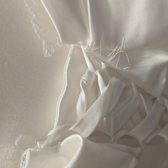 Ivory wedding dress - Picture 11 of 15